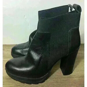 Venezia Made in Italy Womens Size 37 Black Ankle Boots Pull On
